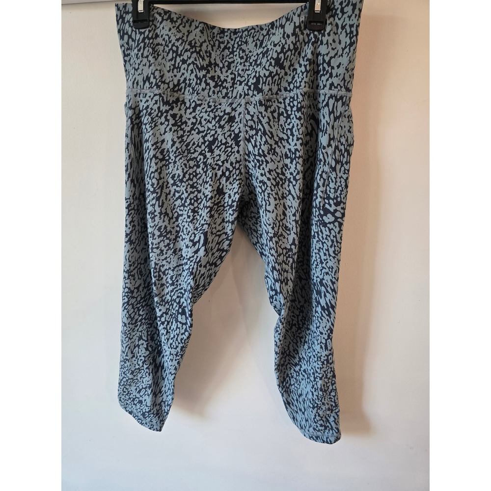Athleta Salutation Stash Pocket II 7/8 Tight Grey Animal Print 1X 981709-09